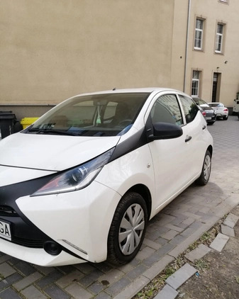 Toyota Aygo cena 24500 przebieg: 100200, rok produkcji 2016 z Bydgoszcz małe 37